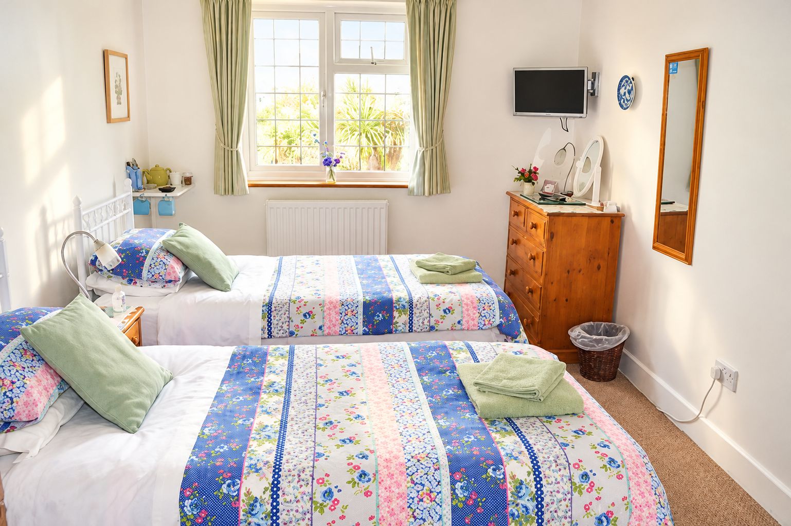 Twin room at Riversmead Bed and Breakfast